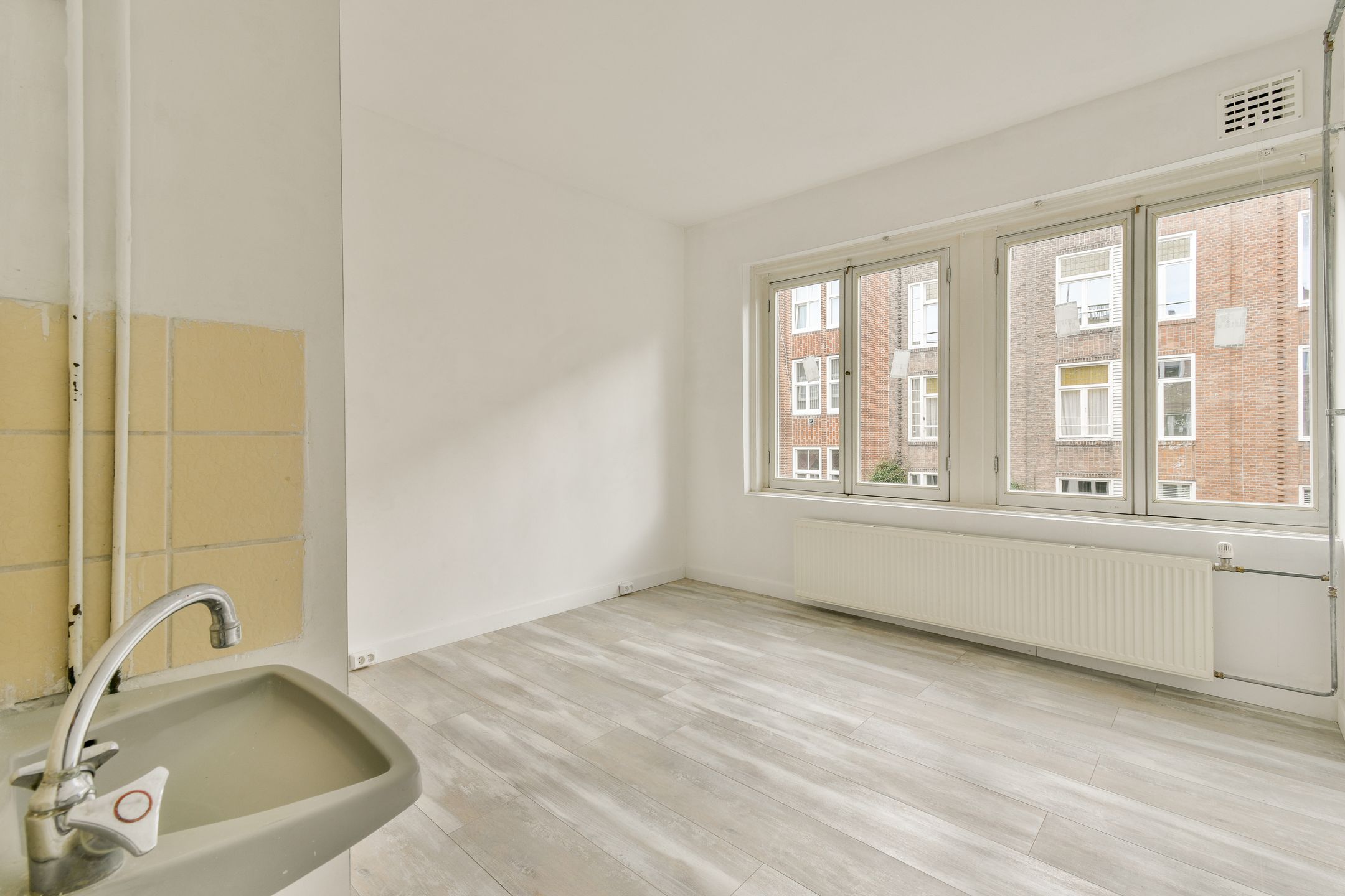 Foto 15 van Reinier Claeszenstraat 44-2