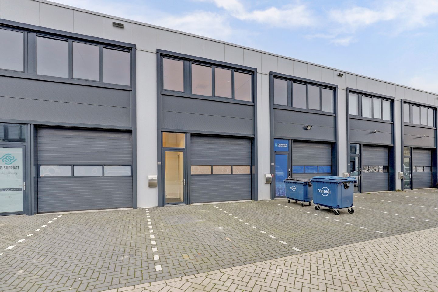 View photo 1 of Titaniumweg 486