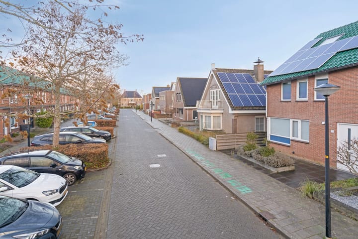 Foto 5 van Margaret Staalplantsoen 11