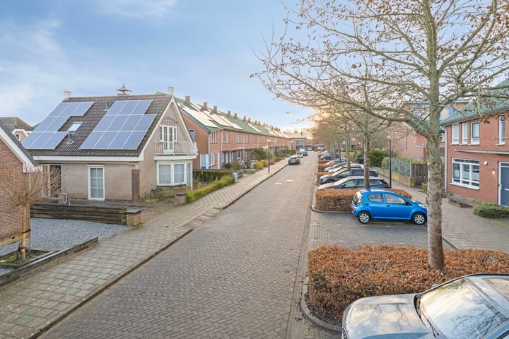 Foto 8 van Margaret Staalplantsoen 11