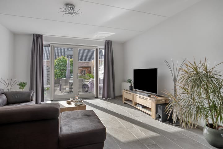 Foto 2 van Rijnaakwerf 11