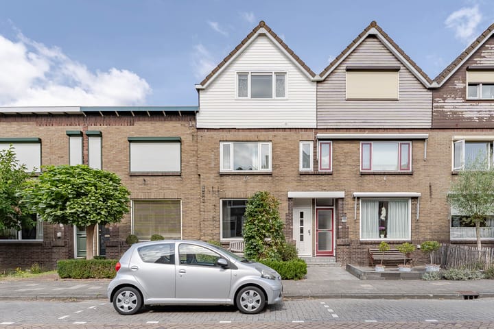 Photo 4 of Burgemeester Trooststraat 107