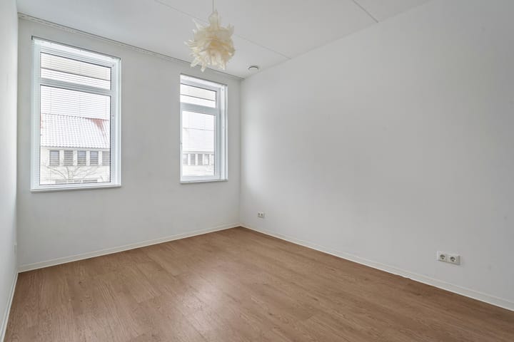 Photo 17 of Lover 90