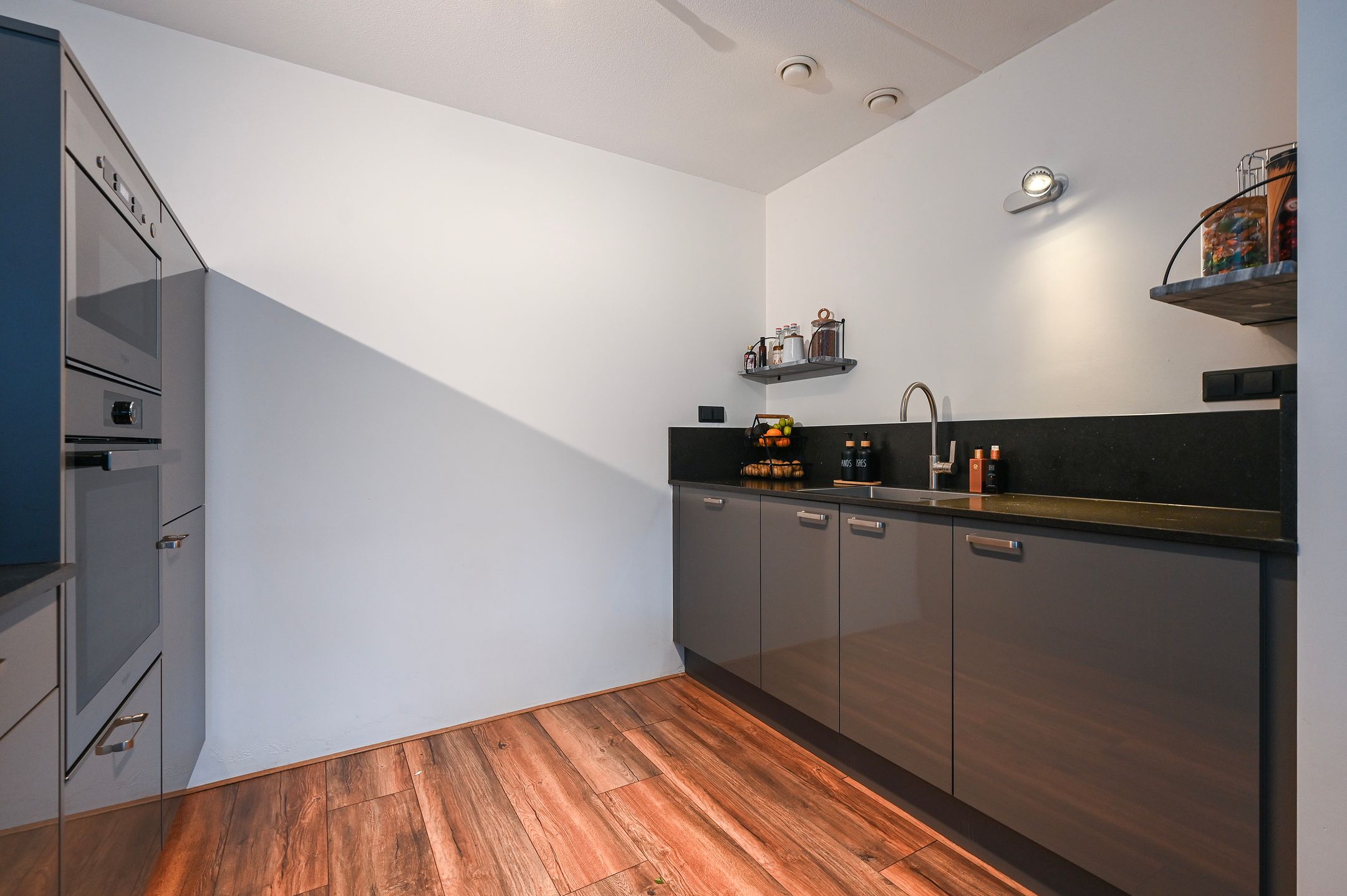 Photo 15 of Zwartsluisstraat 115