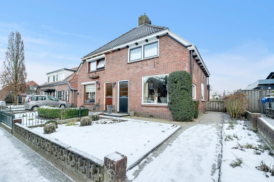 Photo 1 of van Limburg Stirumstraat 26