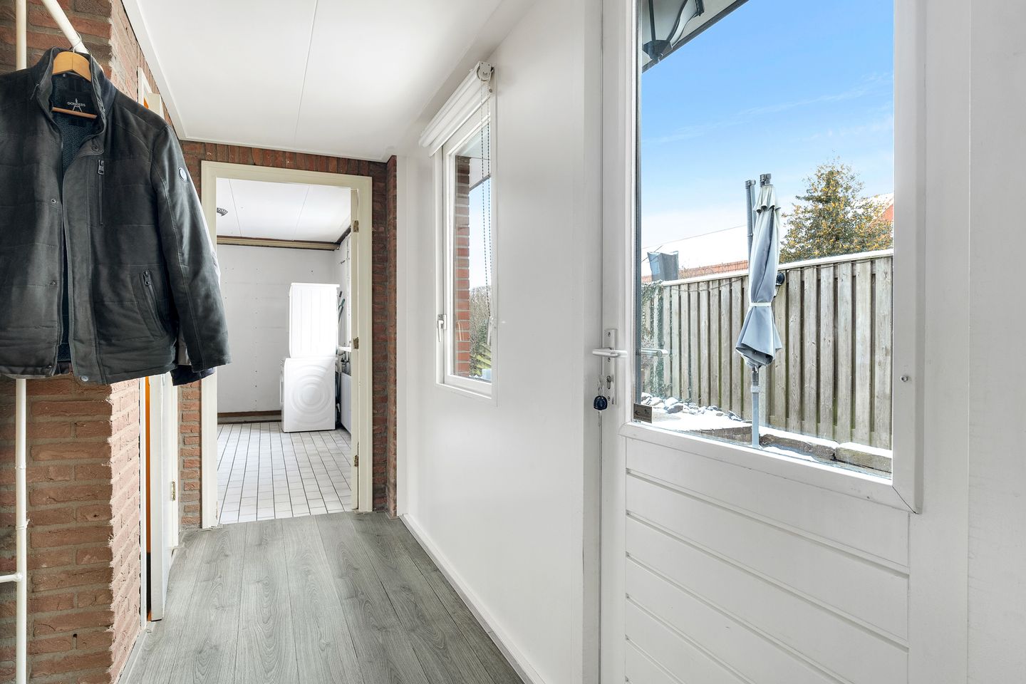 Photo 10 of van Limburg Stirumstraat 26