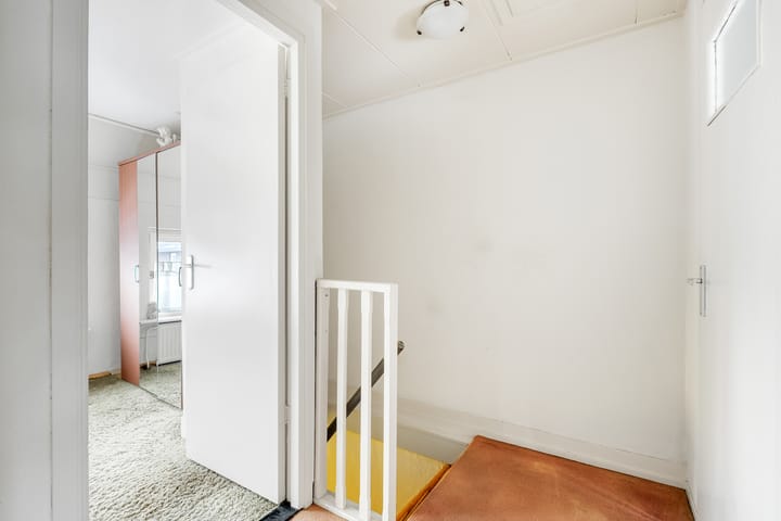 Photo 16 of van Limburg Stirumstraat 26