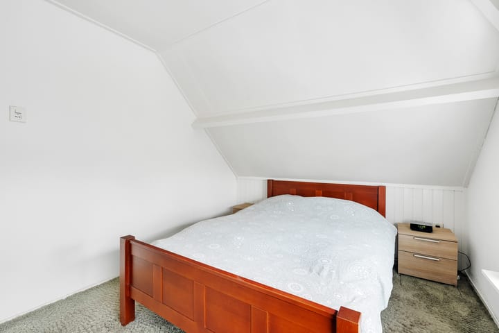 Photo 18 of van Limburg Stirumstraat 26