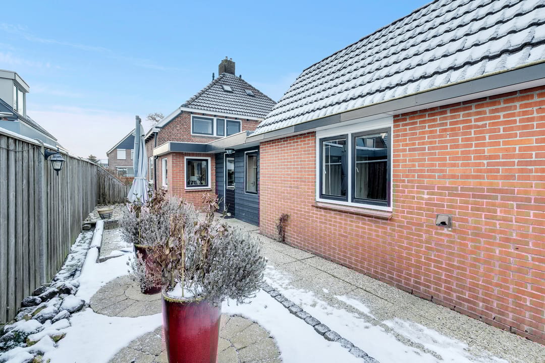 Photo 22 of van Limburg Stirumstraat 26