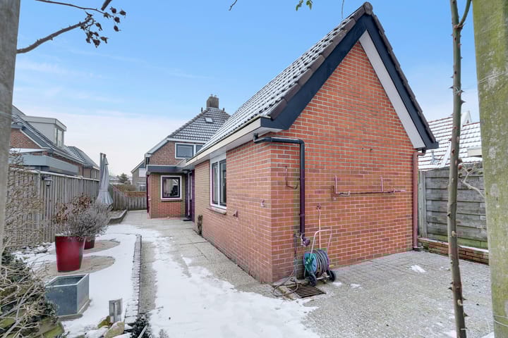 Photo 23 of van Limburg Stirumstraat 26