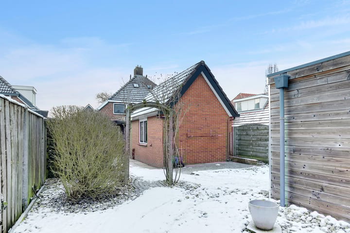 Photo 24 of van Limburg Stirumstraat 26