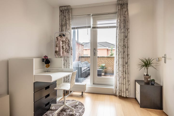 Foto 31 van Baccarastraat 14