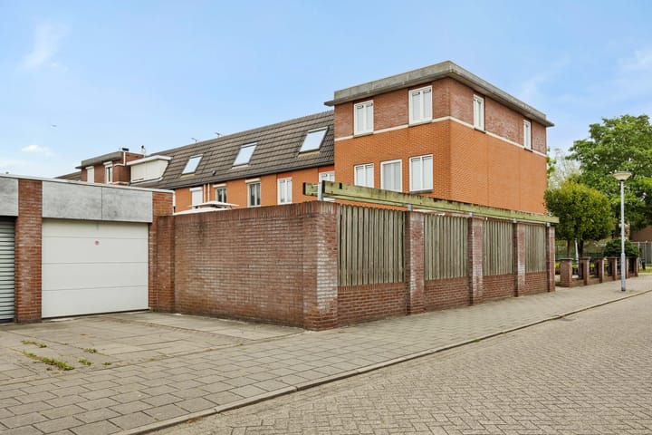 Foto 33 van Hengmeng 100