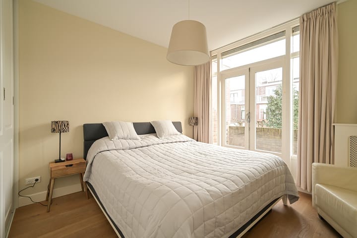 Foto 16 van Van Nijenrodestraat 49