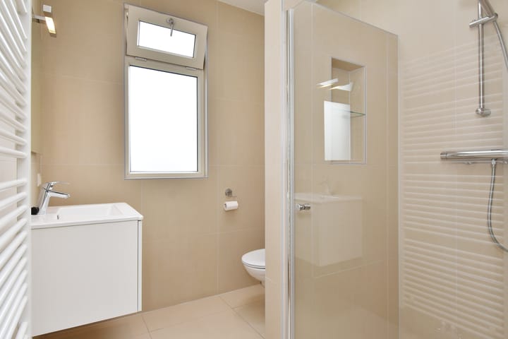 Foto 27 van Van Nijenrodestraat 49