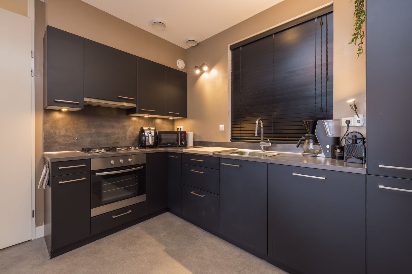 Foto 14 van Jan van Goyenplein 63