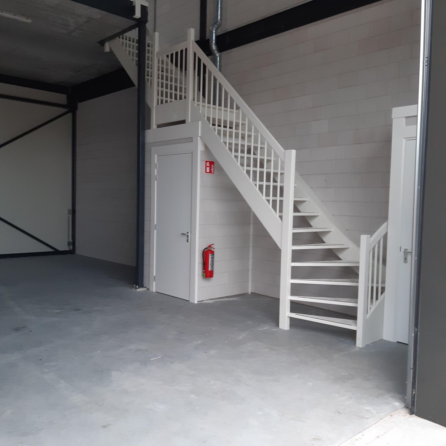 View photo 2 of Laan van Overvliet 11