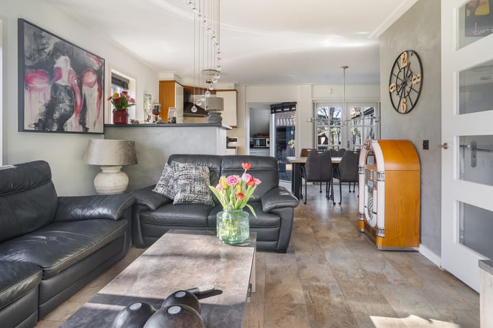 Foto 12 van Karveelstraat 77