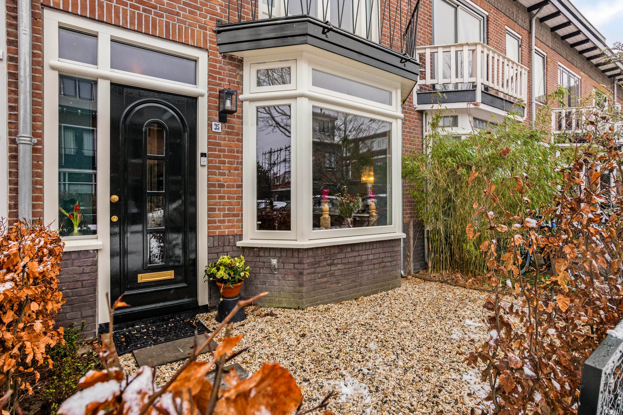 Photo 3 of Esdoornstraat 35