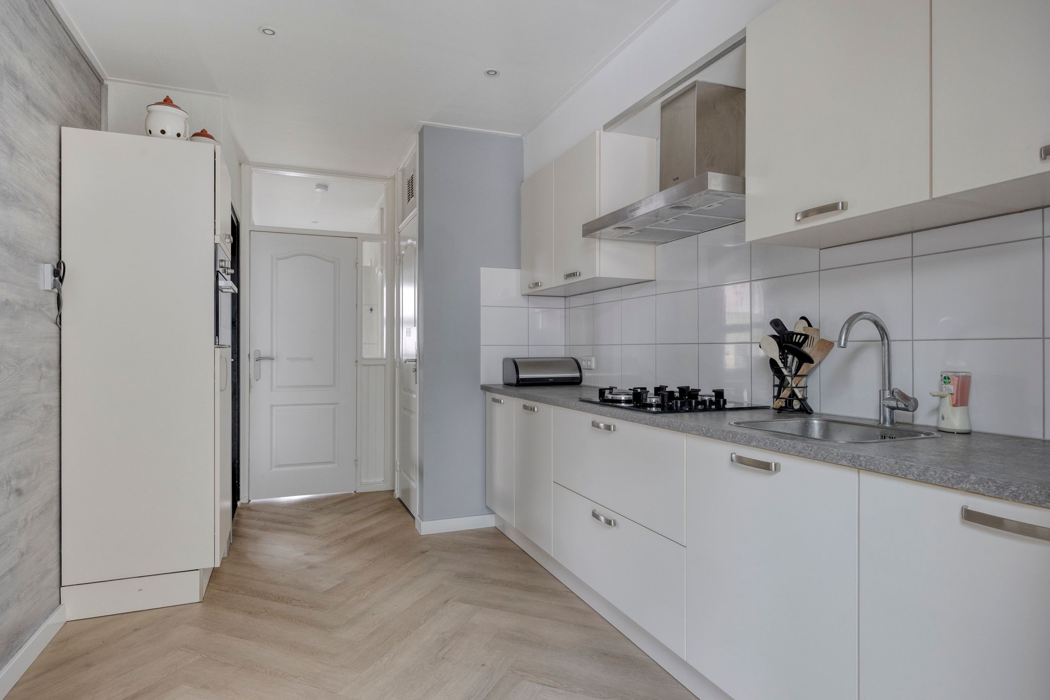 Photo 18 of Amalia van Solmsstraat 13