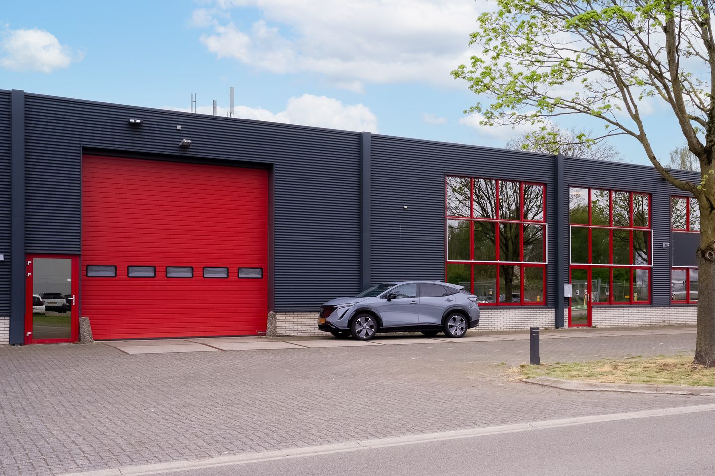 Bekijk foto 1 van Opaalstraat 17