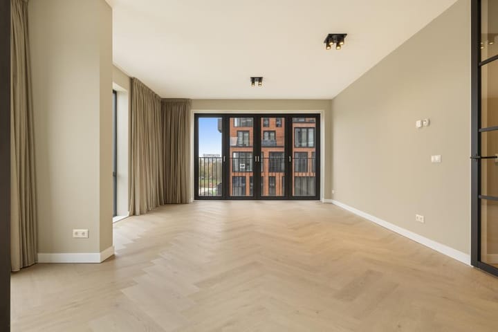 Photo 10 of Niemeyerstraat 129