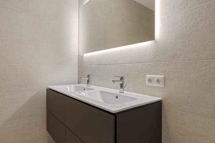 Photo 16 of Niemeyerstraat 129