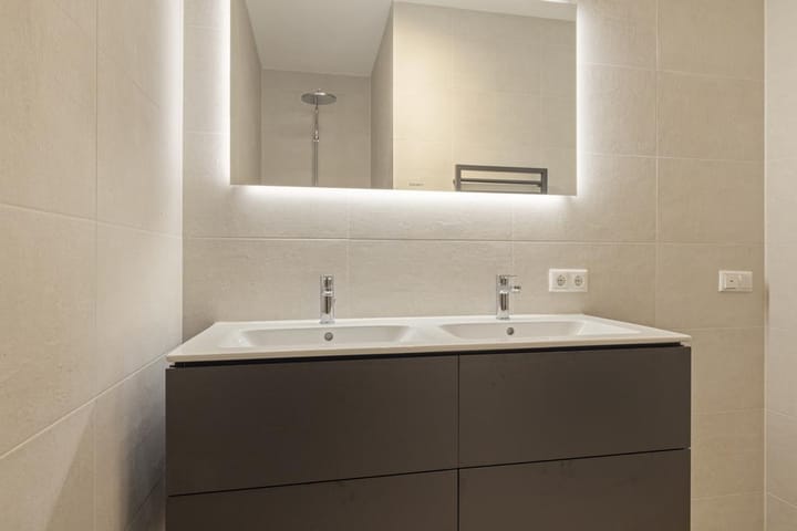 Photo 17 of Niemeyerstraat 129