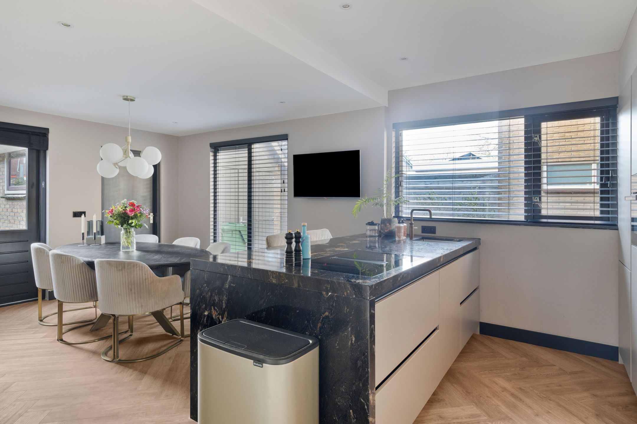 Photo 15 of Bickerstraat 70-A