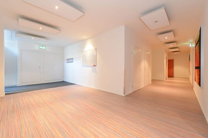 Photo 3 of Naarderstraat 39-C