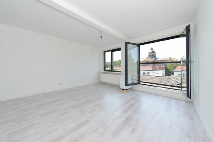 Photo 4 of Naarderstraat 39-C