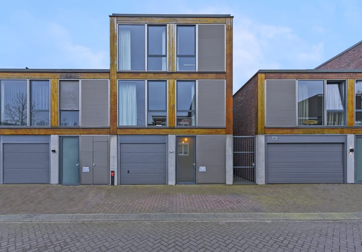 Foto 37 van Laaxumstraat 56