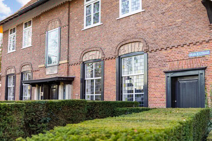 Photo 12 of Oranjestraat 46