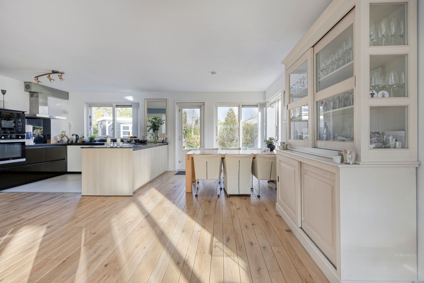 Photo 14 of C.W. Sturmstraat 3