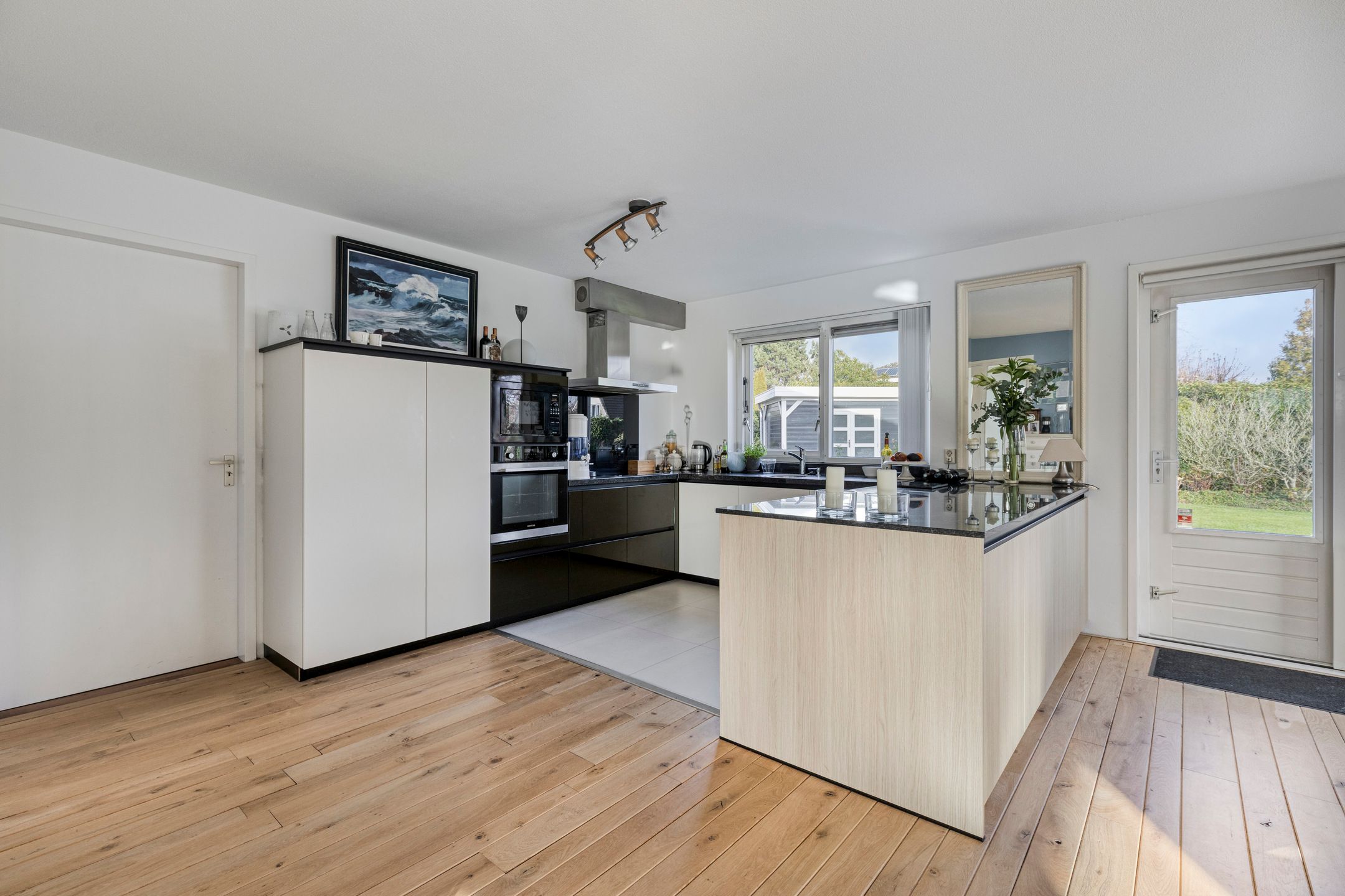 Photo 21 of C.W. Sturmstraat 3