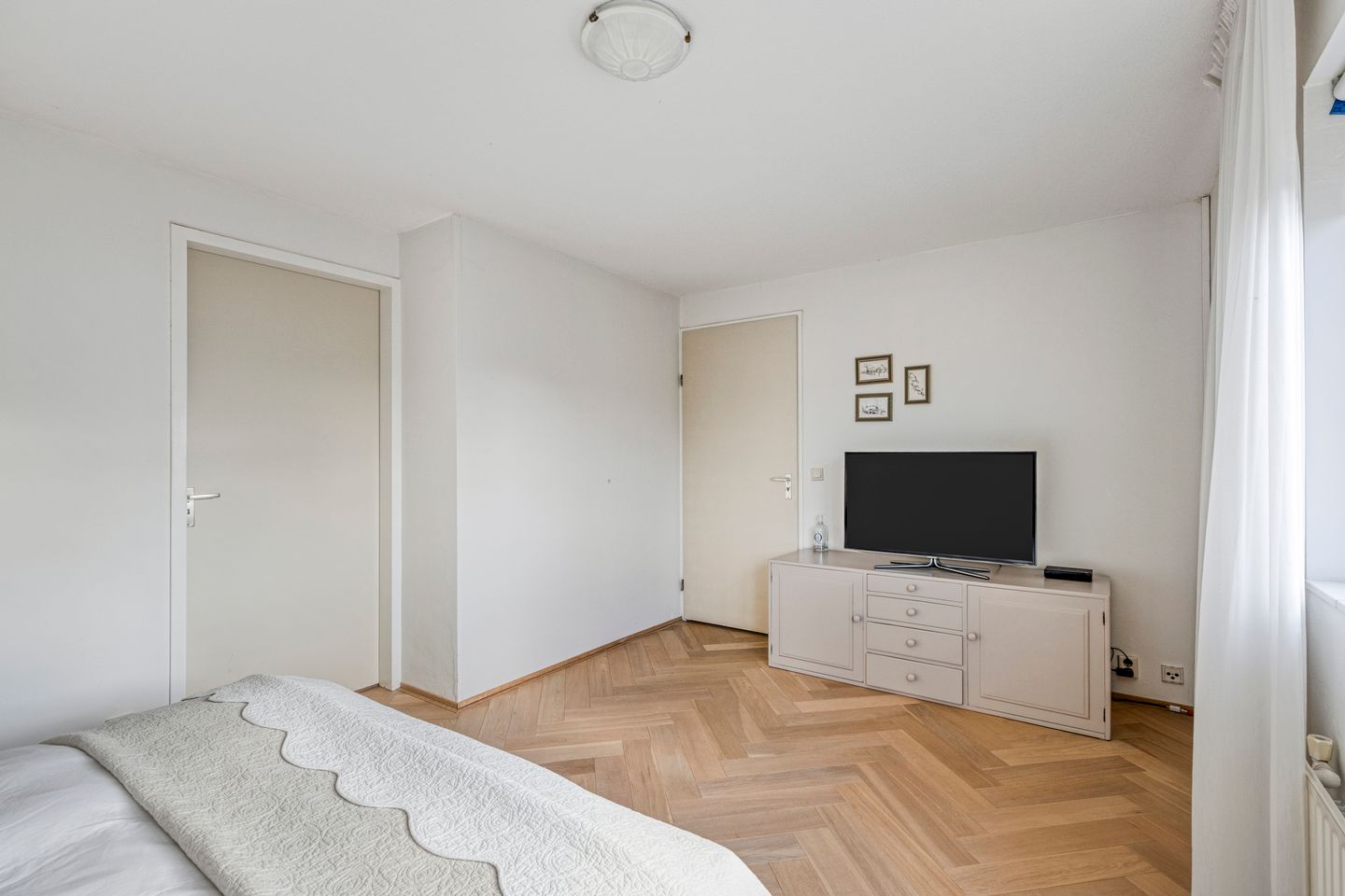 Photo 35 of C.W. Sturmstraat 3