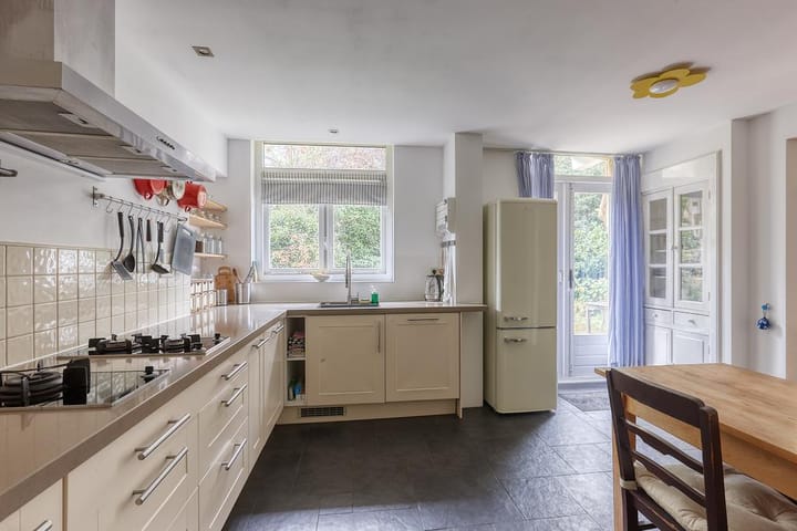 Foto 13 van Van der Aastraat 102