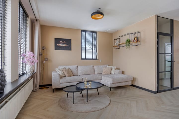 Foto 2 van Zwaanstraat 2