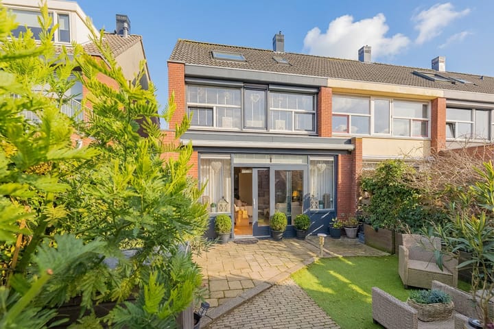 Photo 1 of Zwanebloembocht 108