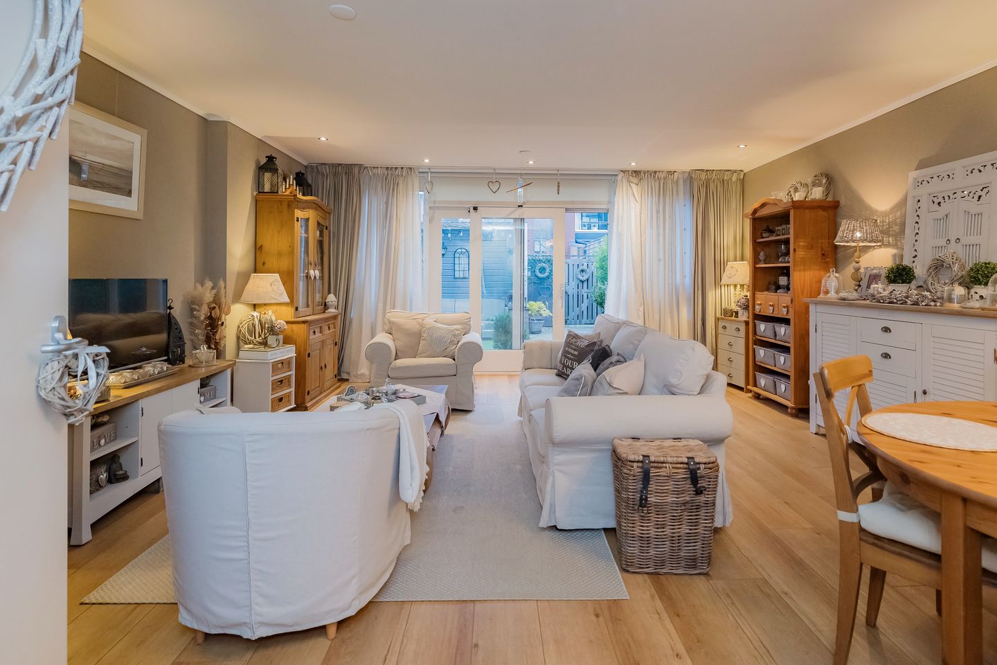 Foto 10 van Zwanebloembocht 108