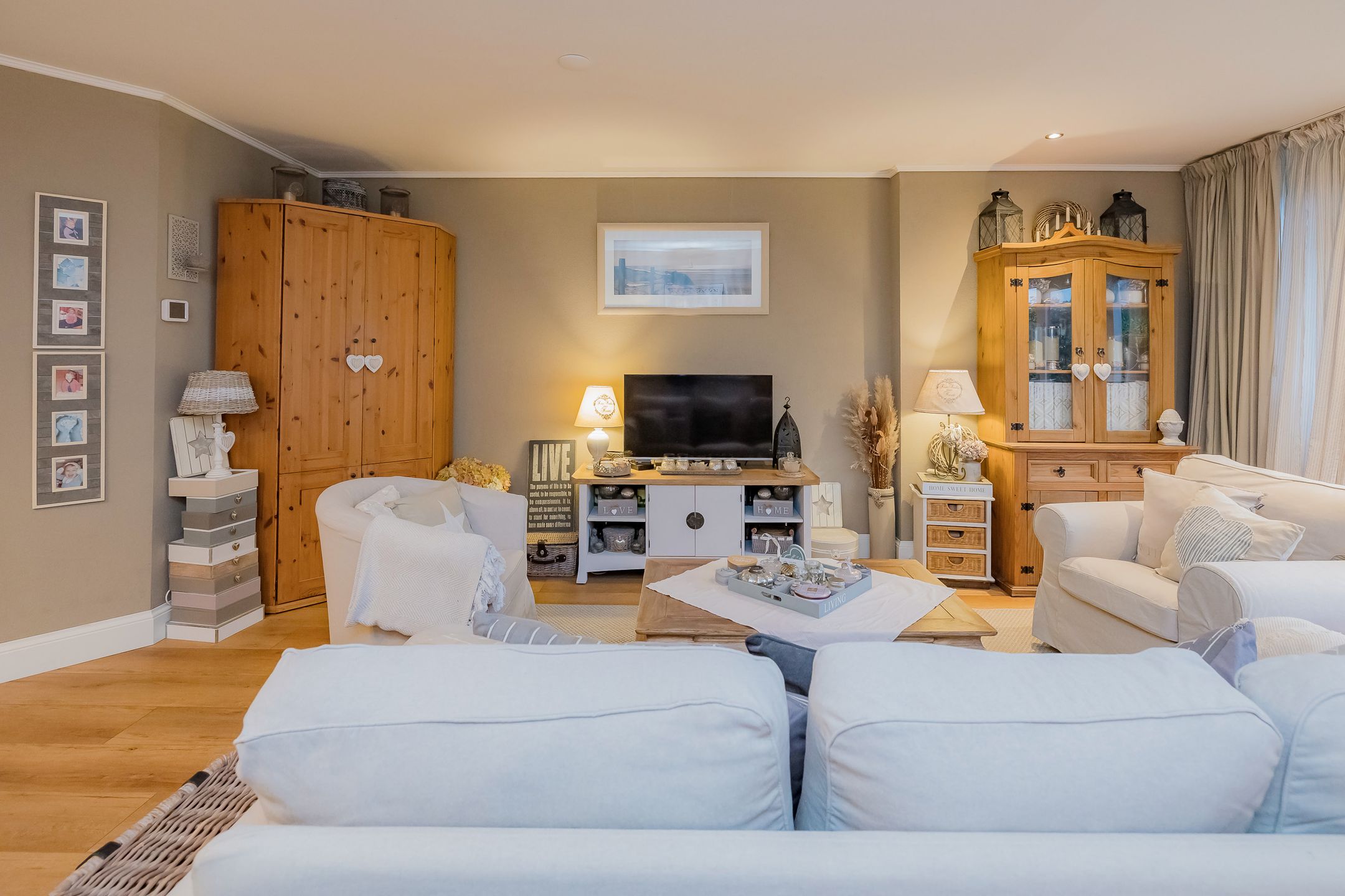 Foto 12 van Zwanebloembocht 108