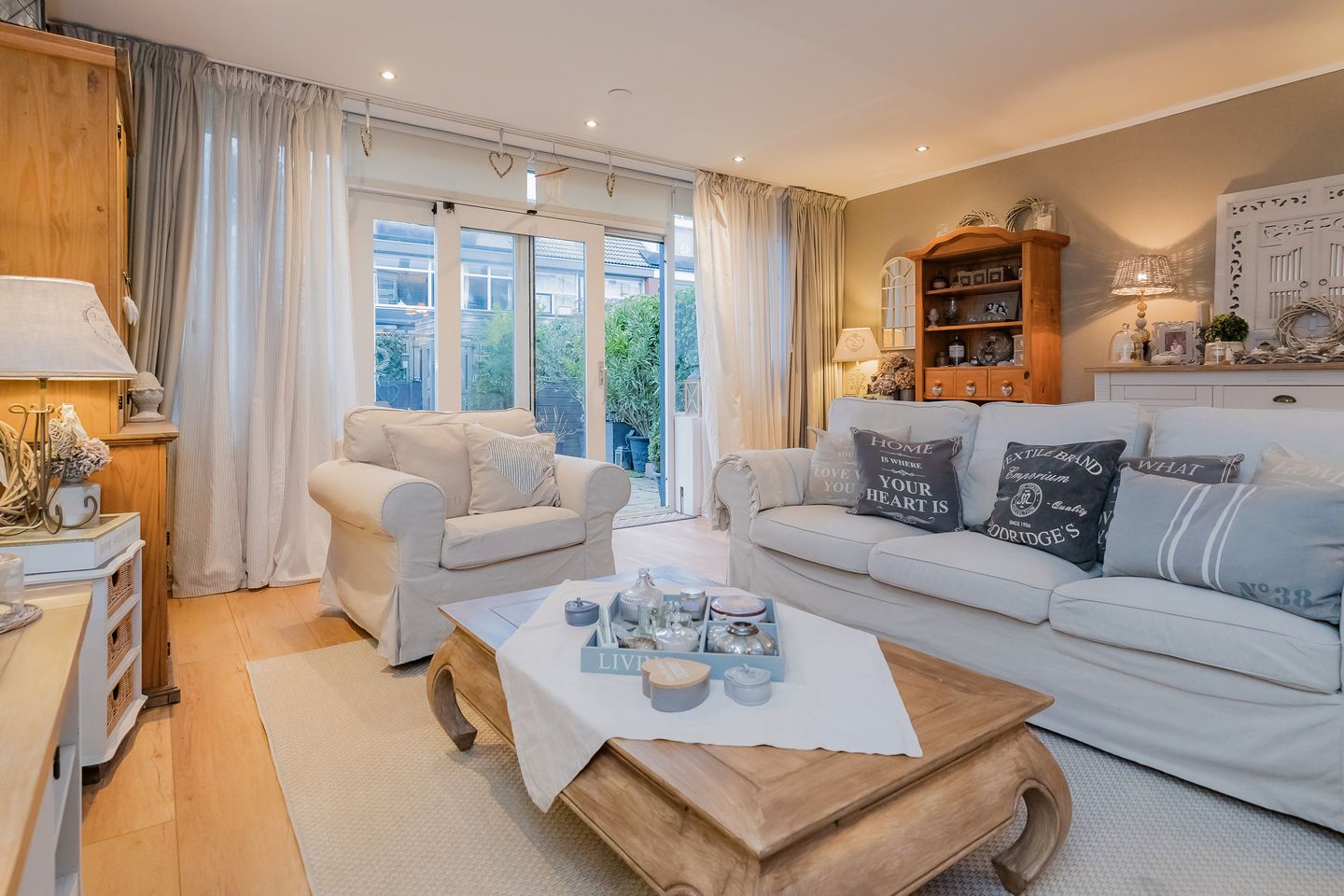 Foto 14 van Zwanebloembocht 108