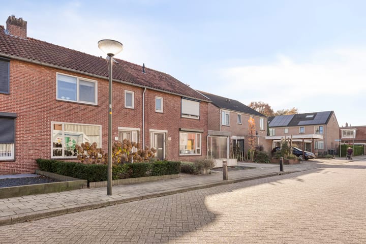 Foto 38 van Freule van Dorthstraat 11