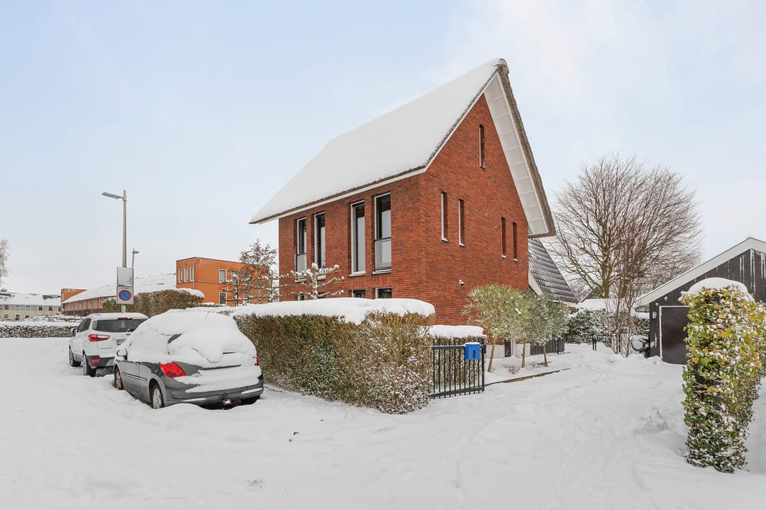 Photo 2 of Bakemastraat 8