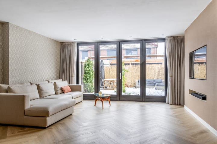 Foto 11 van Swammerdamplein 2