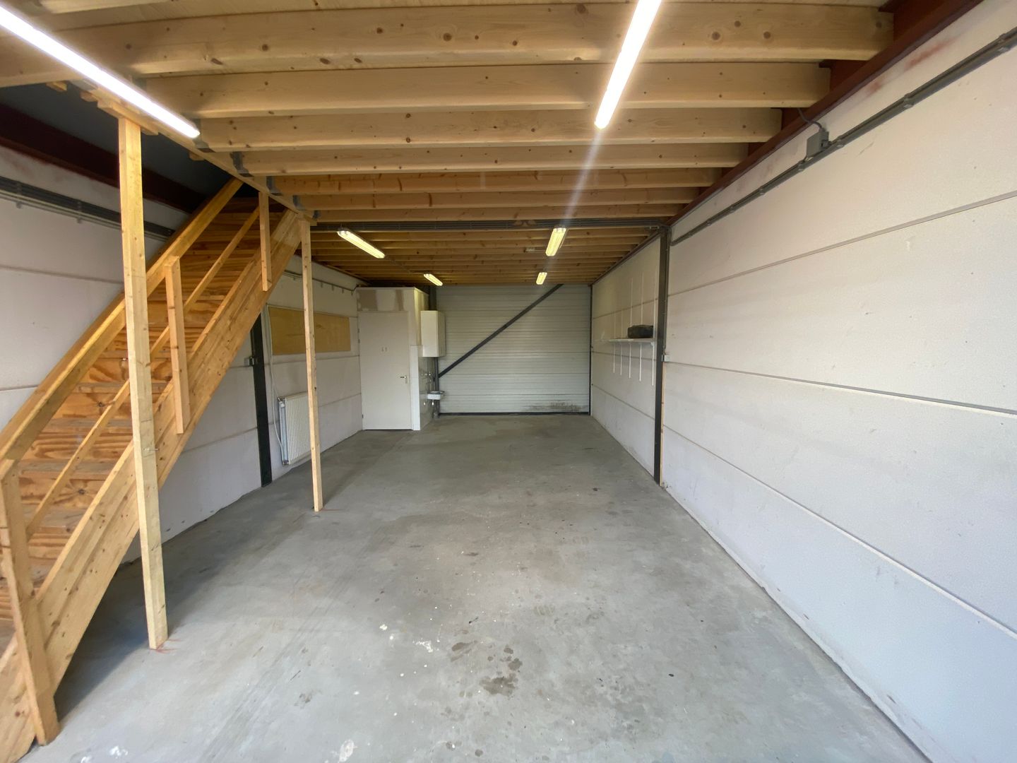 Bekijk foto 2 van Neonweg 182