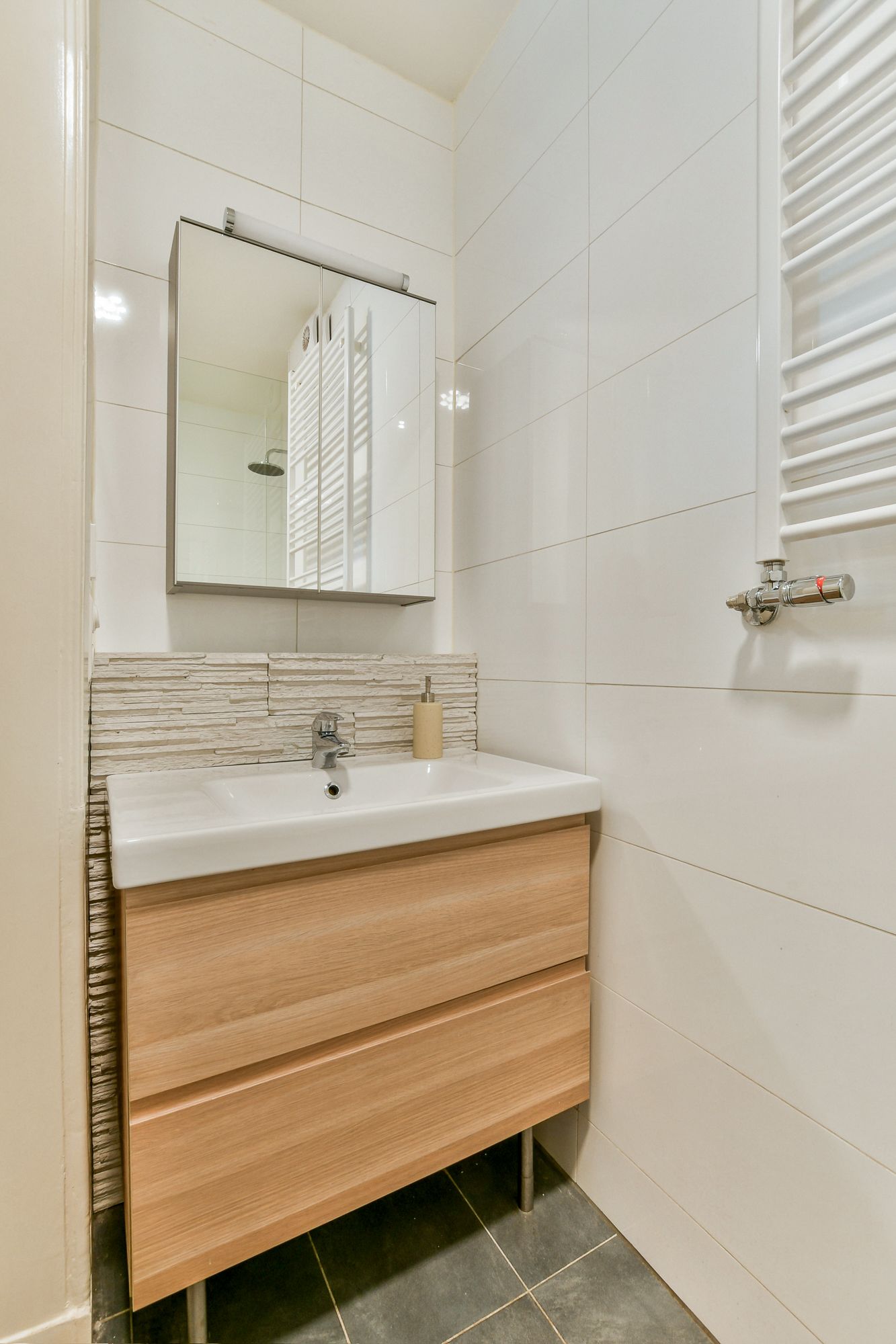 Foto 25 van Roerstraat 7-3