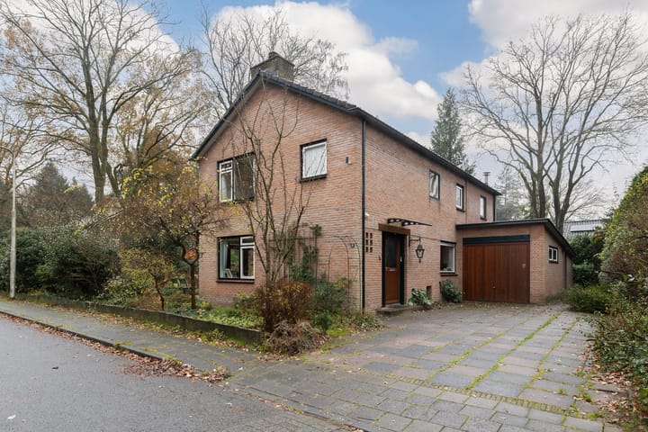 Photo 5 of Anna Maria van Schuurmanlaan 4