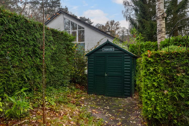 Photo 33 of Anna Maria van Schuurmanlaan 4