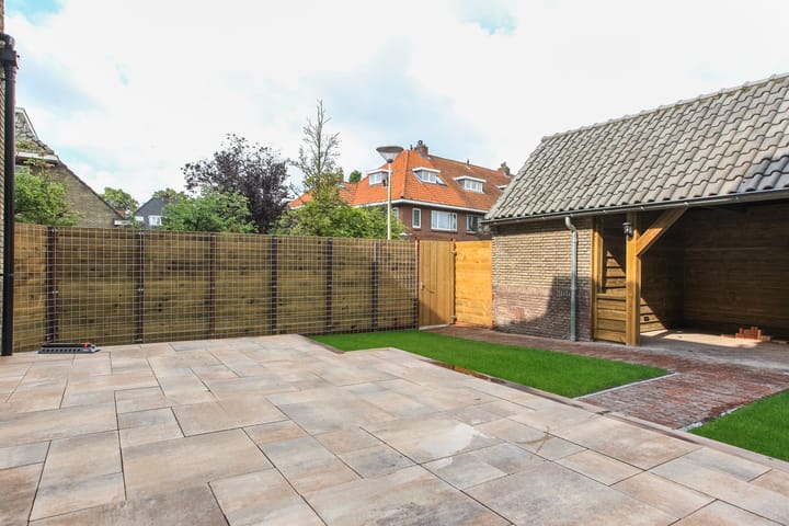 Photo 4 of Van Oldenbarneveltweg 9